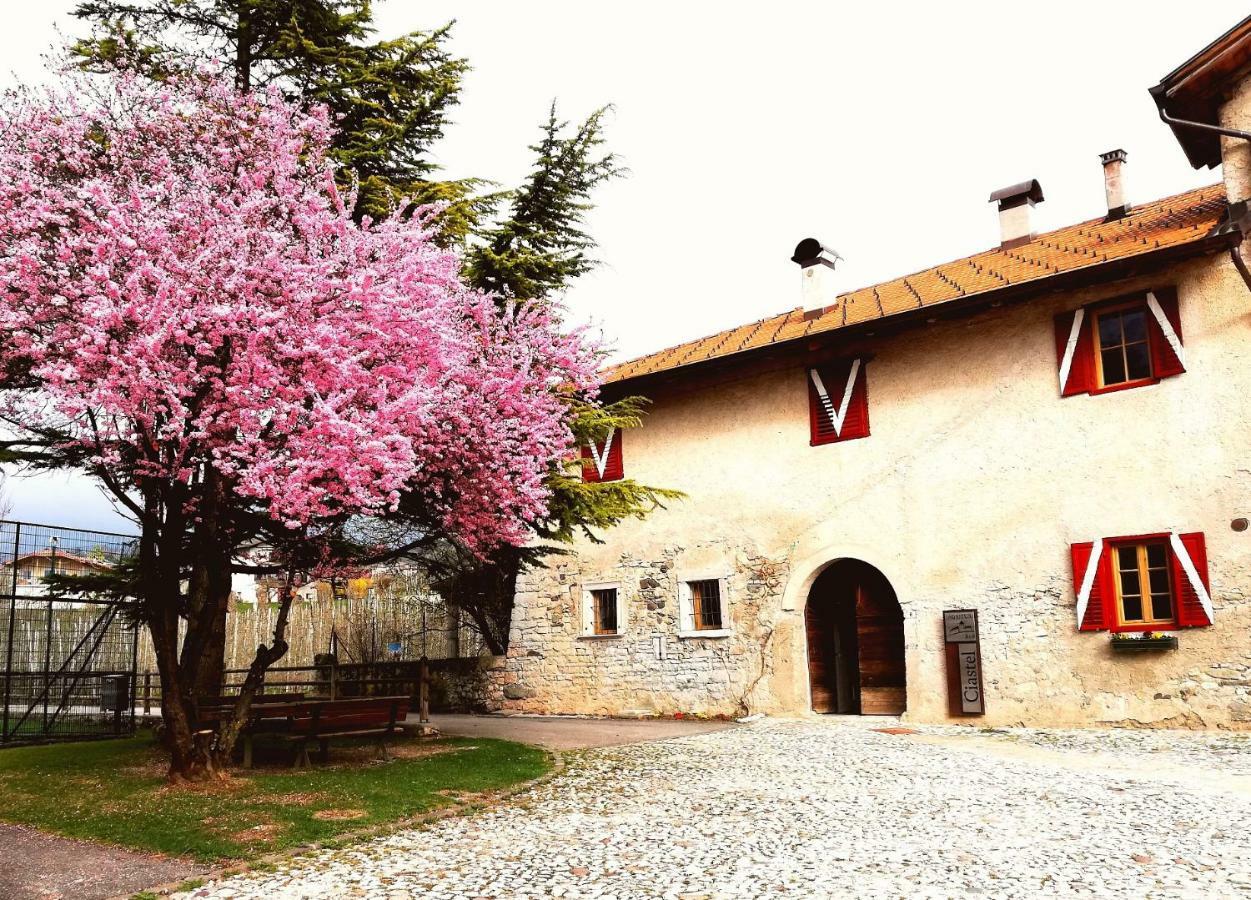 Agritur Ciastel Villa Sanzeno Kültér fotó